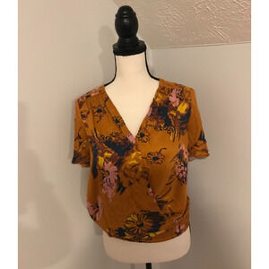 Anthropologie Tiny Venus Short-Sleeve Floral Print Knit Wrap Top - Size Small